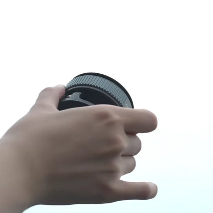 Soporte magnético plegado en la mano